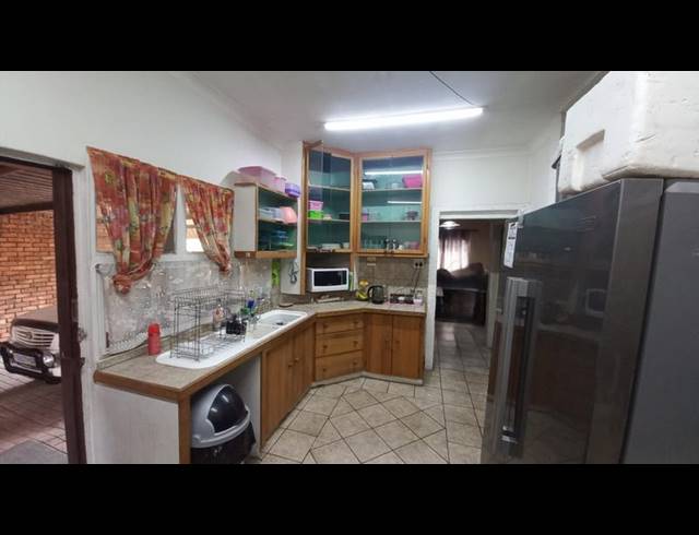 5 BEDROOM HOUSE FOR SALE IN PRETORIA GARDENS